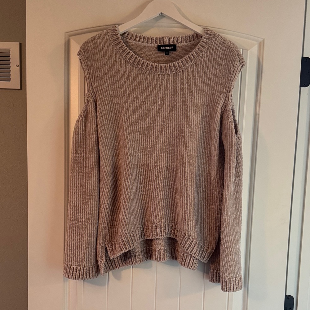Express Women's Beige Crew Neck Sweater